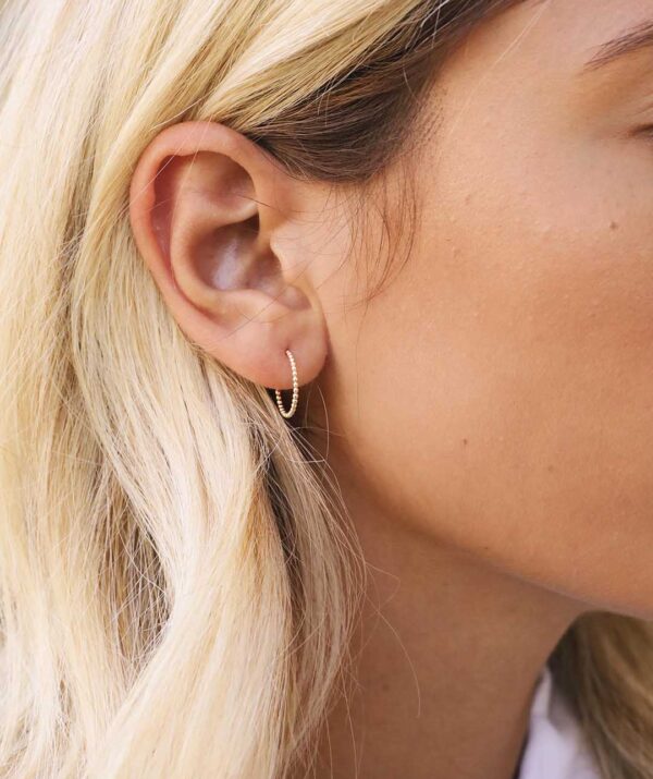 yami medium earring  / gold