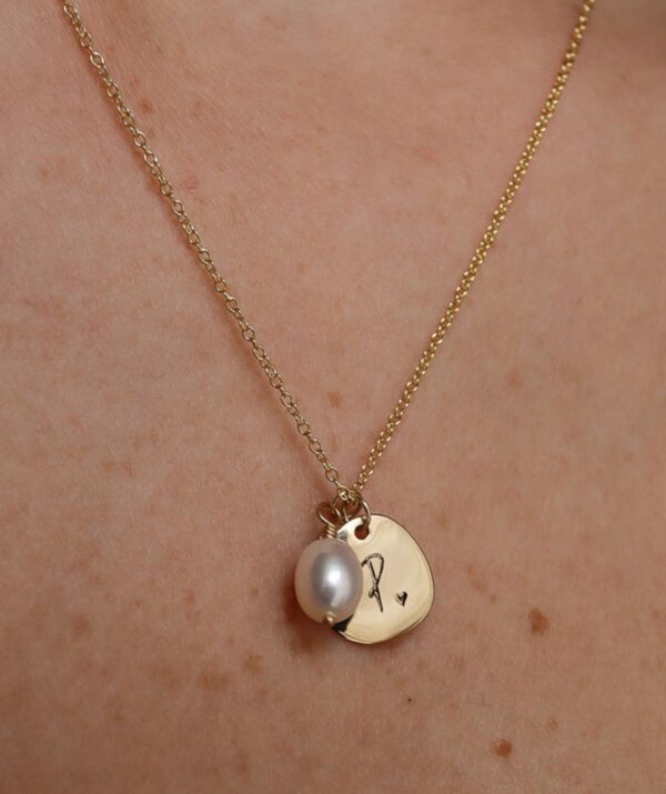 engraving shell and pearl necklace / yellow gold plating on silver